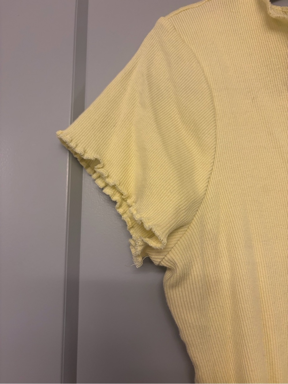 Pilcro Pale Yellow Ribbed Lettuce-Edge Crop Top - Picture 2 of 4